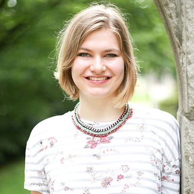 A photo of Wells Scholar Claire Repsholdt